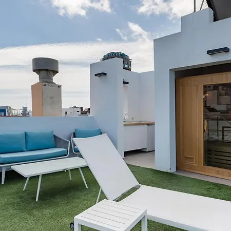 Disfruta De La Brisa Marina Desde La Terraza De Atico Con Solarium Apartman *