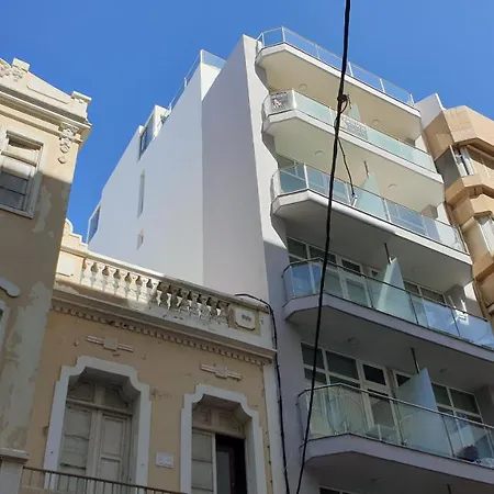 Disfruta De La Brisa Marina Desde La Terraza De Atico Con Solarium *