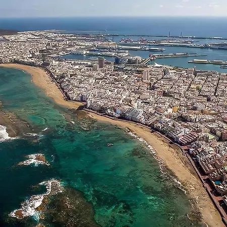 Disfruta De La Brisa Marina Desde La Terraza De Atico Con Solarium