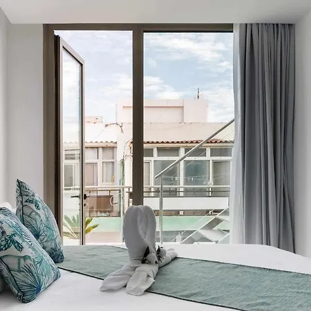 Disfruta De La Brisa Marina Desde La Terraza De Atico Con Solarium Apartment