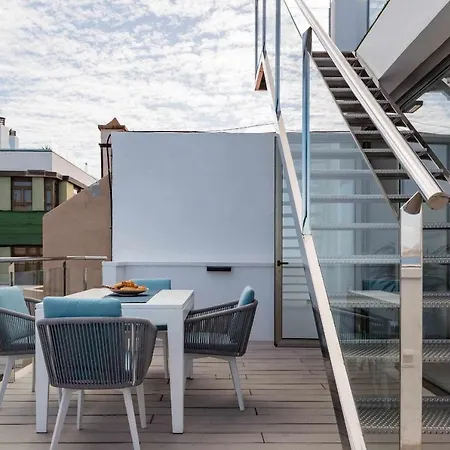 Disfruta De La Brisa Marina Desde La Terraza De Atico Con Solarium Apartman