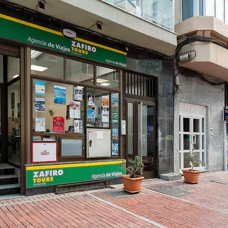 Disfruta De La Brisa Marina Desde La Terraza De Atico Con Solarium Apartman