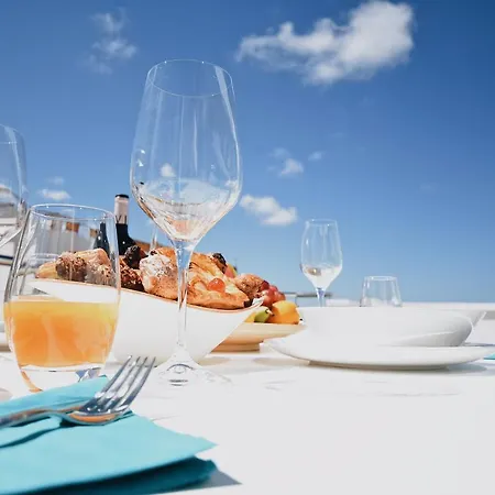 Disfruta De La Brisa Marina Desde La Terraza De Atico Con Solarium *