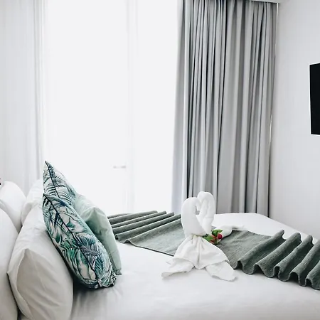 Disfruta De La Brisa Marina Desde La Terraza De Atico Con Solarium Apartment *